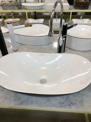 CHẬU LAVABO OVAL ĐẶT BÀN TRẮNG ĐEN -  F04