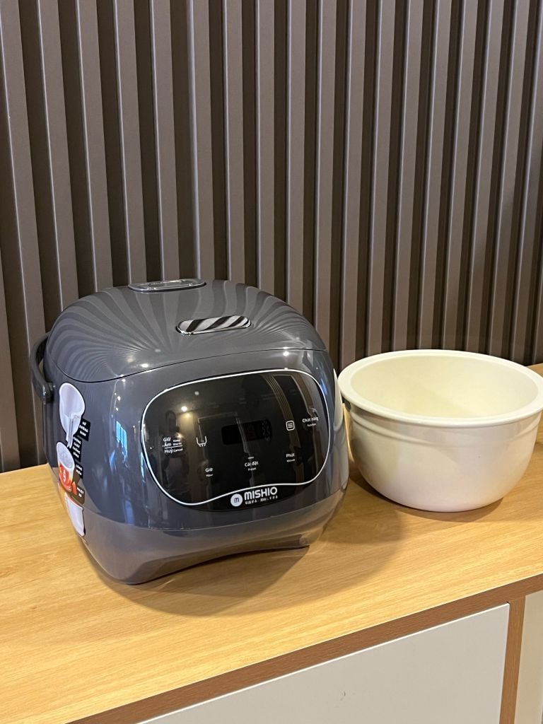 Nồi cơm điện lòng sứ dưỡng sinh Mishio MK365 chống dính tự nhiên trọn đời không bong tróc