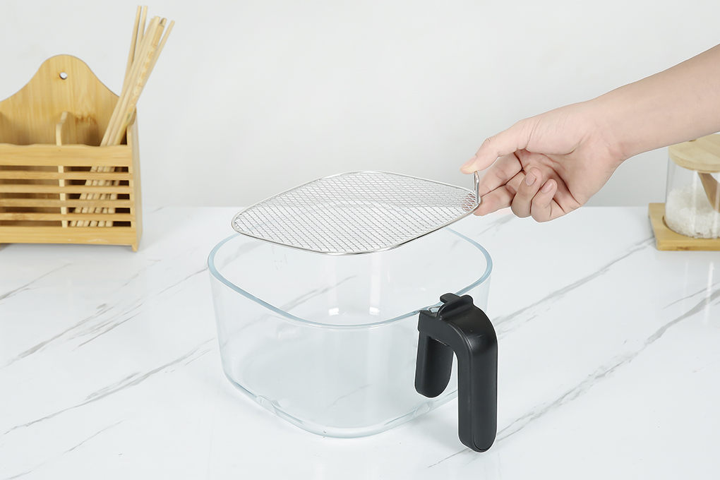 <strong>Nồi chiên không dầu lòng thủy tinh Mishio</strong> và <strong>khay inox 304</strong> có phù hợp với phong cách nấu ăn hiện đại không?