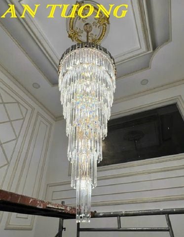  đèn chùm pha lê thả thông tầng phòng khách trần cao đẹp, hiện đại 002 