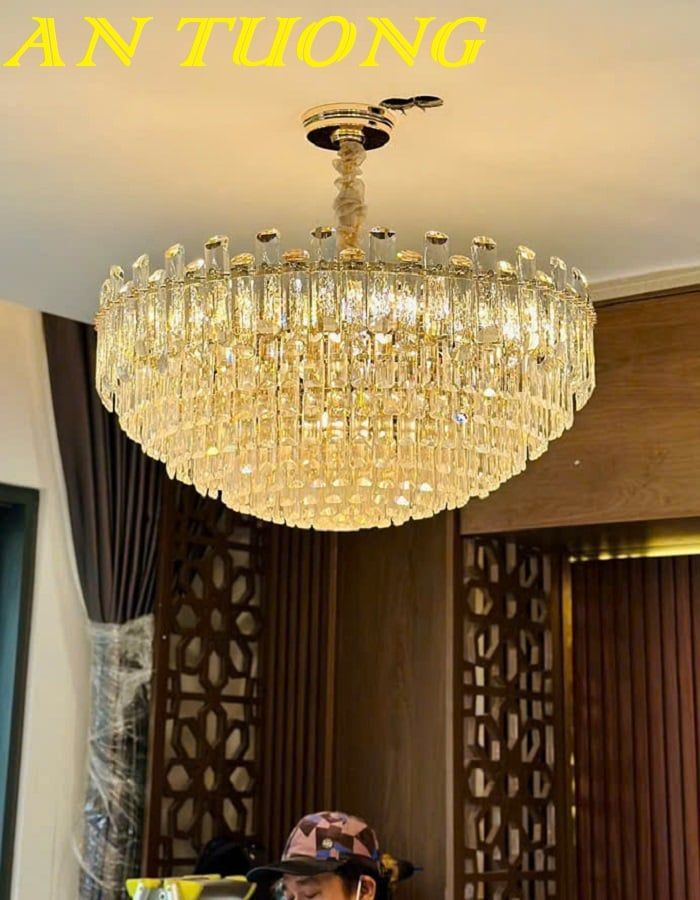 đèn chùm pha lê thả trần phòng khách đẹp hiện đại 0011