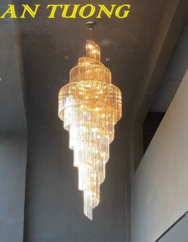  đèn chùm pha lê trang trí phòng khách thông tầng trần cao 001 