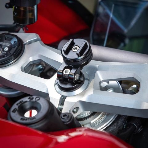  MOTO STEM MOUNT Khám phá giá đỡ điện thoại di động Supersport được thiết kế cho tốc độ cao. Đầu có thể hoán 