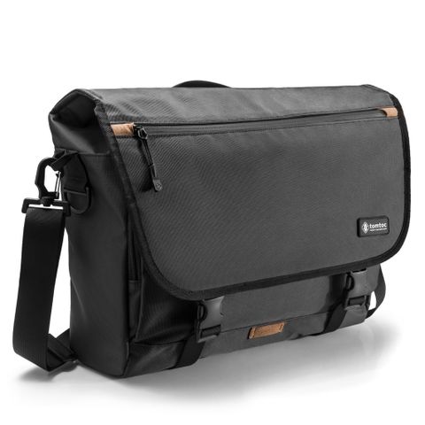  TÚI ĐEO VAI TOMTOC (USA) CROSS BODY MESSENGER MULTI-FUNCTION WATERPROOF Dành Cho ULTRABOOK 15/15.6 Inch 