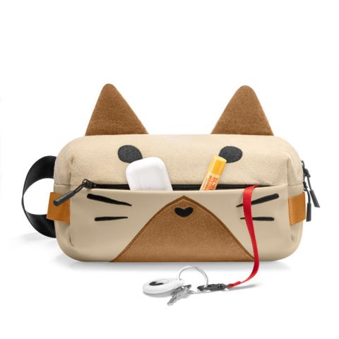  TÚI ĐEO CHÉO TOMTOC X MONSTER HUNTER PALICO EDC SLING BAG 4L MINIMALIST bằng nhung siêu mềm và da PU 