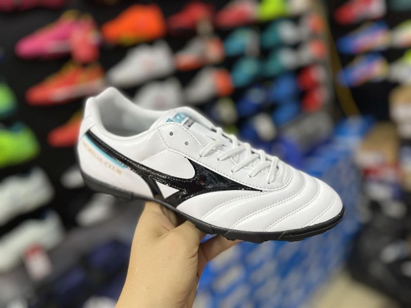 Giày bóng đá Mizuno Morelia 2 Club trắng