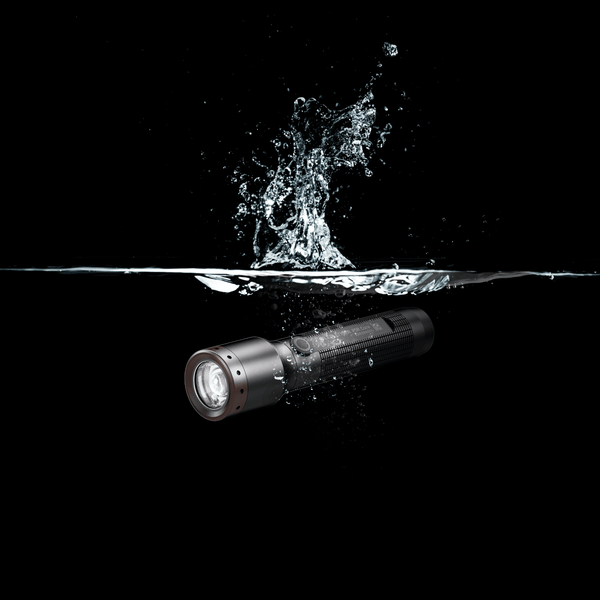  Đèn pin Ledlenser P5R Core 