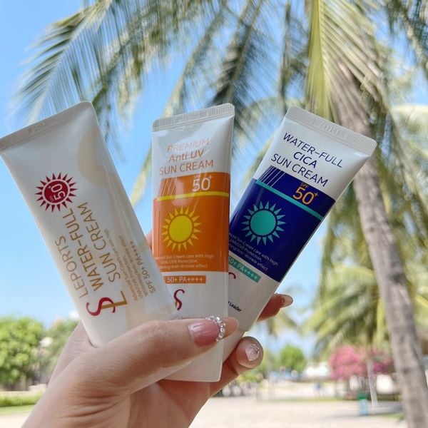 Kem Chống Nắng Ngăn Ngừa Lão Hoá Smile Leader Premium Anti UV Sun Cream SPF 50+ PA++++ 60ml Dành cho da dầu (Xanh)