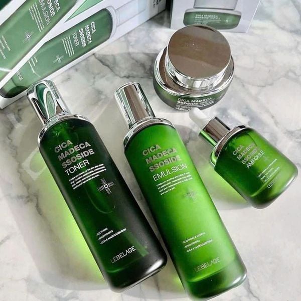 Toner Chiết Xuất Rau Má Lebelage Cica Madecassoside Toner 120ml