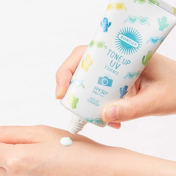 Tinh Chất Chống Nắng Nâng Tone Làm Dịu Sắc Tố Đỏ Trên Da Kose Suncut 80g
