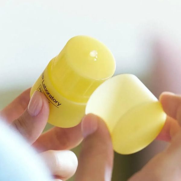 Full Size Son Dưỡng Môi Keo Ong CNP Cấp Khóa Ẩm 12H Propolis Lipcerin 15ml