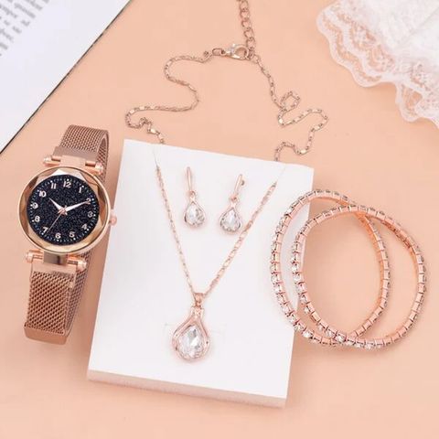 Đồng Hồ Nữ Daisy Mẫu DAJ415