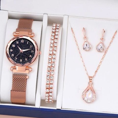 Đồng Hồ Nữ Daisy Mẫu DAJ415