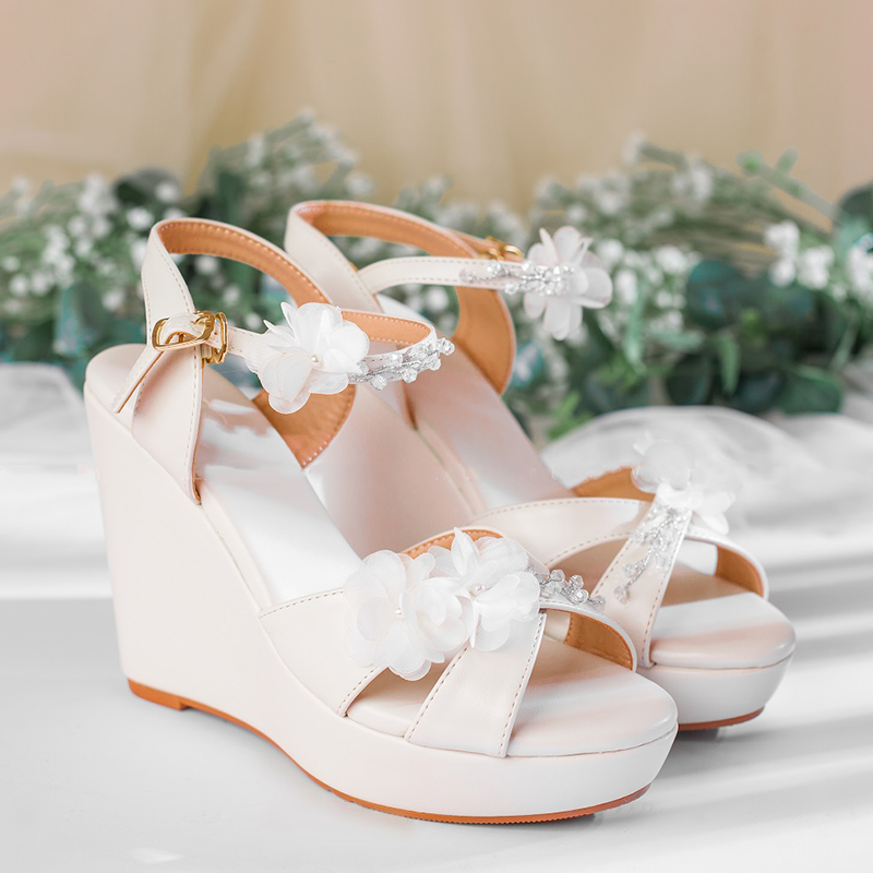 products-giay-cuoi-luxury-bejo-w06-03-hoa-lua-nhanh-pha-le