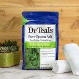 (HSD: 4/2025) Muối Tắm Dr Teal's Giúp Phục Hồi Cơ Thể, Thư Giãn Và Giúp Da Mịn Màng, Láng Mịn Tinh Dầu Bạch Đàn và Bạc Hà Gói 450g
