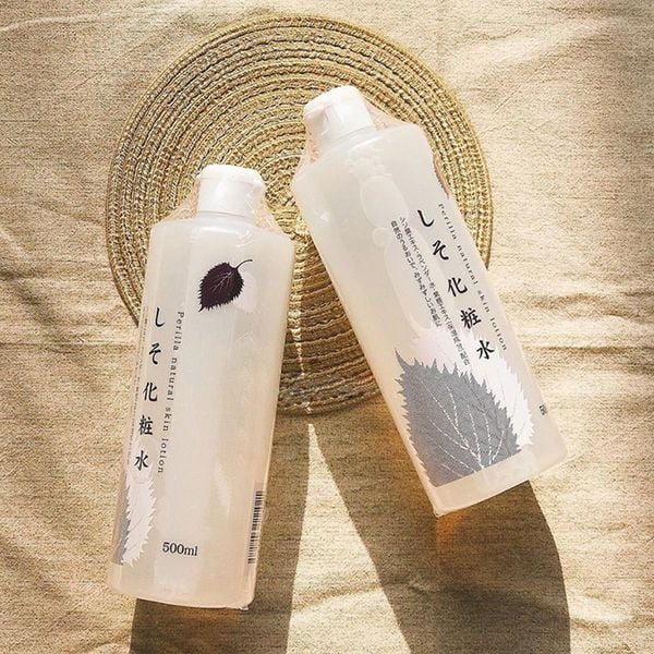 Nước Hoa Hồng Dưỡng Da Chiết Xuất Tía Tô Chinoshio 500ml