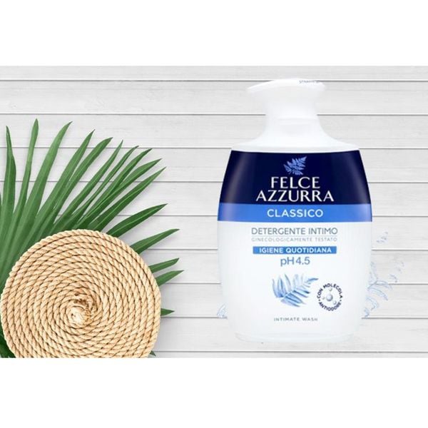 Dung Dịch Vệ Sinh Phụ Nữ Felce Azzurra Hương Nước Hoa 250ml