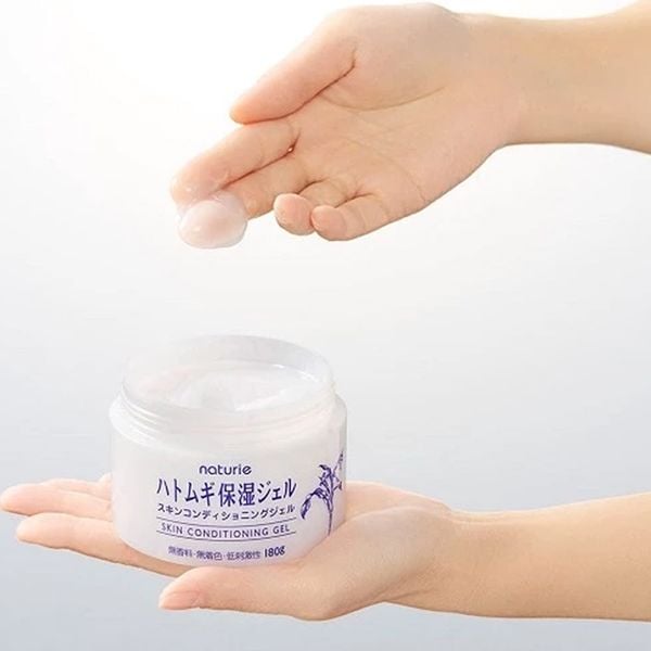 Gel Dưỡng Ẩm Naturie Skin Conditioning Gel Chiết Xuất Hạt Ý Dĩ 180g