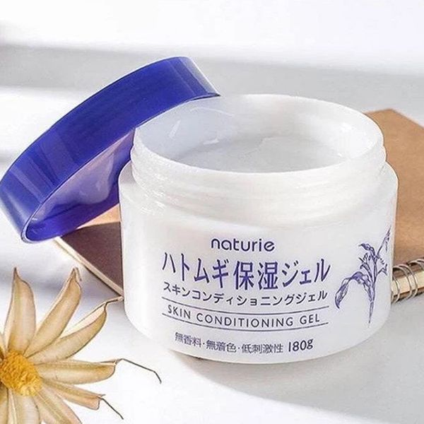 Gel Dưỡng Ẩm Naturie Skin Conditioning Gel Chiết Xuất Hạt Ý Dĩ 180g