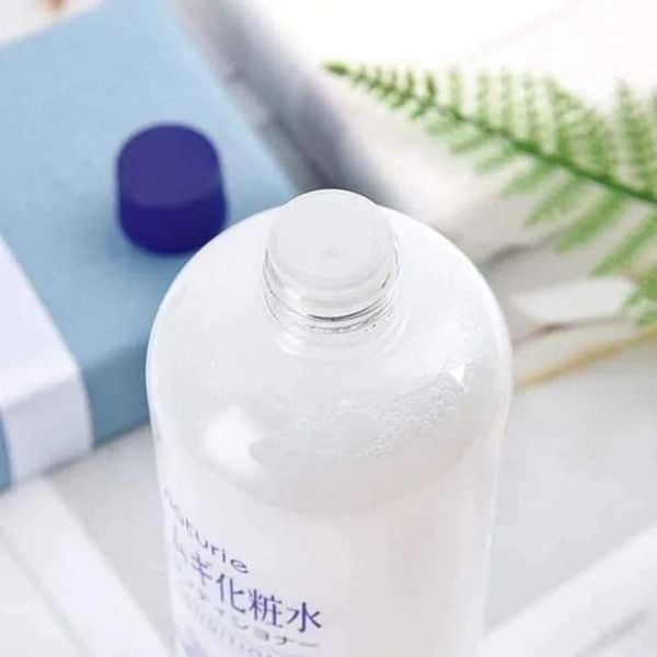 Sữa Dưỡng Da Naturie Chiết Xuất Ý Dĩ  Skin Conditioning Milk 230ml