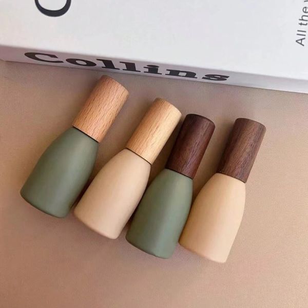 Vỏ Chai Tinh Dầu Dạng Lăn 12Ml Gỗ Sồi (2 màu lựa chọn)
