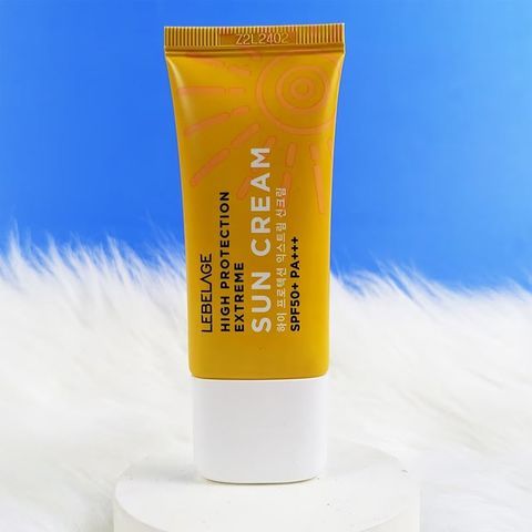 Kem Chống Nắng Lebelage High Protection Extreme Sun Cream SPF50+ PA+++ 30ml (màu cam) Tặng Combo 5 Gói Khăn Giấy Ướt Neutrovis
