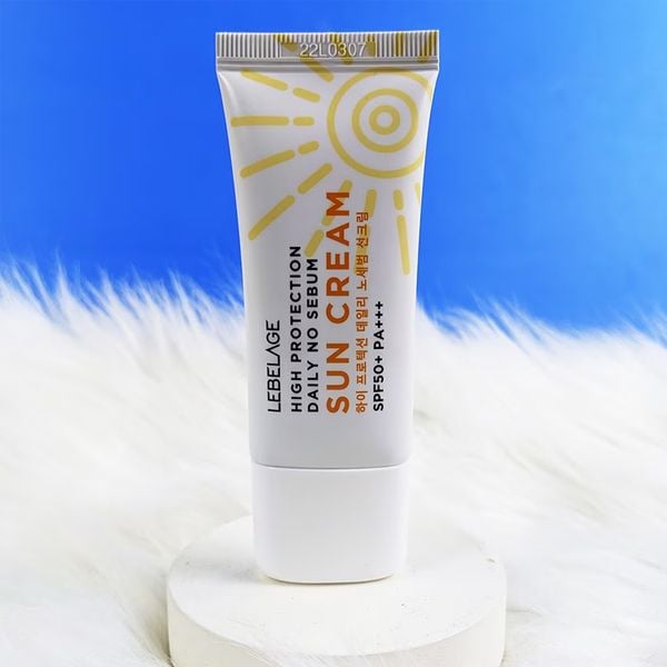 Combo 2 Kem Chống Nắng Lebelage High Protection Daily No Sebum Sun Cream SPF50+ PA+++ 30mlx2 (màu trắng)