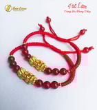  Vòng tay chỉ đỏ tươi bện tỳ hưu bạc mạ màu vàng tài lộc mix hạt mã não 6 li may mắn 