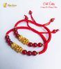  Vòng tay chỉ đỏ tươi bện tỳ hưu bạc mạ màu vàng tài lộc mix hạt mã não 6 li may mắn 
