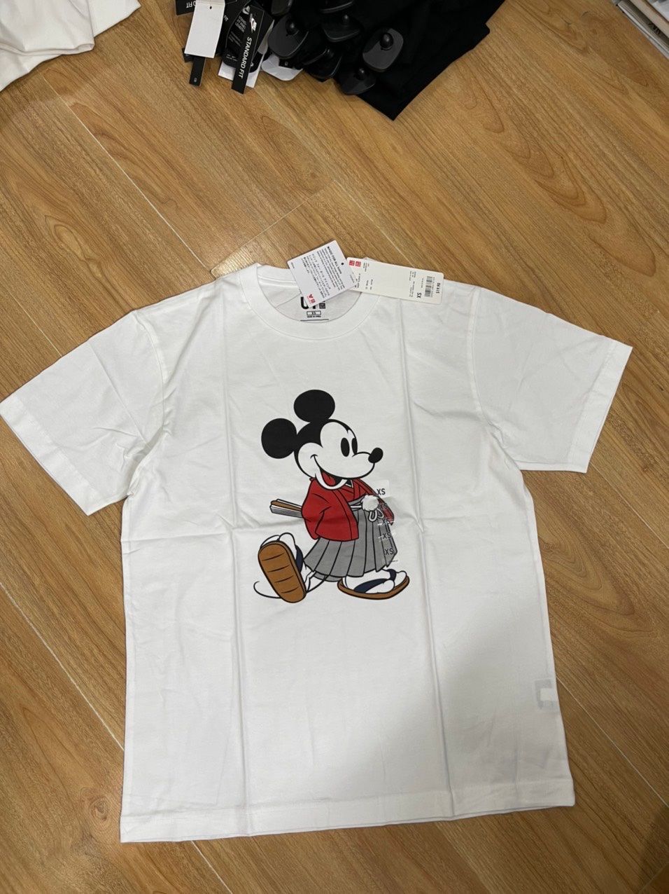 Tổng hợp hơn 64 về áo phông mickey uniqlo cdgdbentreeduvn #23 Tổng hợp hơn 64 về áo phông mickey uniqlo cdgdbentreeduvn