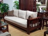 Bộ sofa Yugana ba ghế và bàn trà