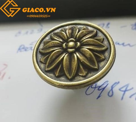 Núm kéo giả cổ 7030A - hoa cúc (35*22mm)