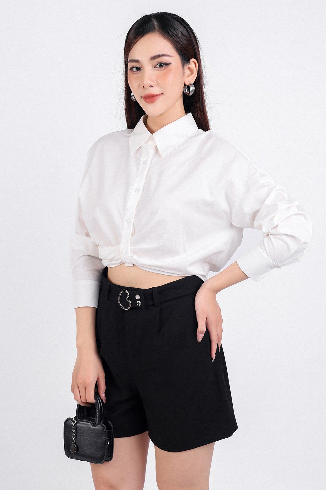 FAS53645 - Áo sơ mi công sở vải thô dáng croptop cổ đức dài tay cài khuy thân trước eo xoắn tạo kiểu - PANTIO