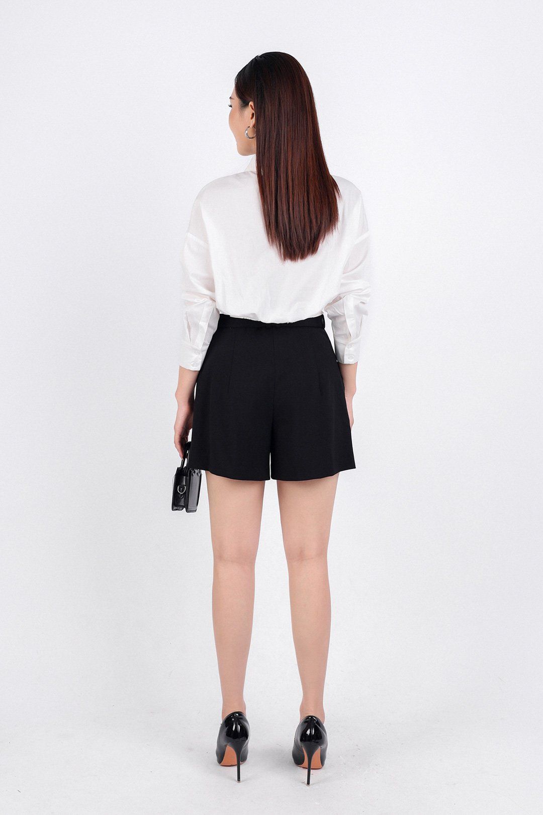 FAS53645 - Áo sơ mi công sở vải thô dáng croptop cổ đức dài tay cài khuy thân trước eo xoắn tạo kiểu - PANTIO