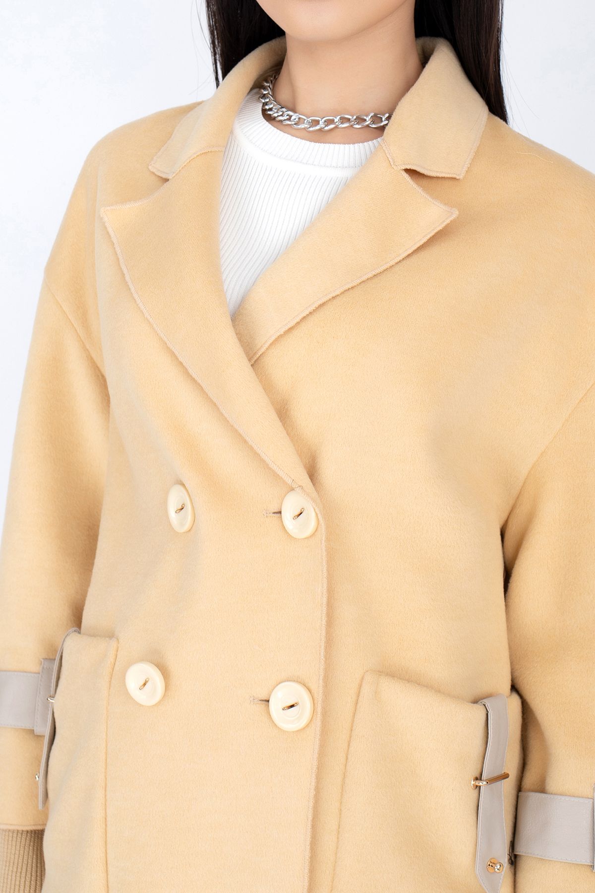 Áo khoác chất liệu vải dạ cổ 2 ve, cài cúc túi ốp FAM9492 - PANTIO