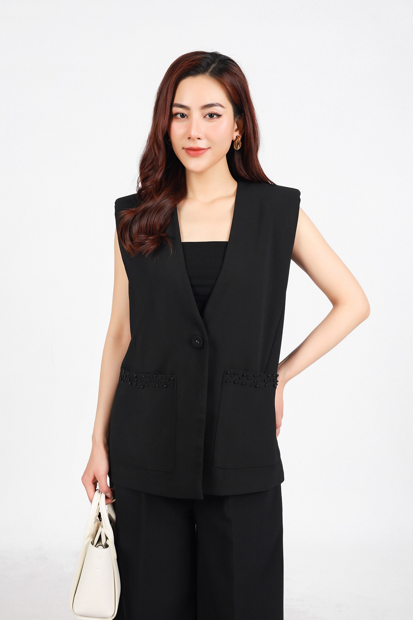 BAD13391 - Áo kiểu công sở vải thô dày dáng gile cổ xẻ V sâu có đệm vai thân áo có túi đính đá tạo kiểu - PANTIO