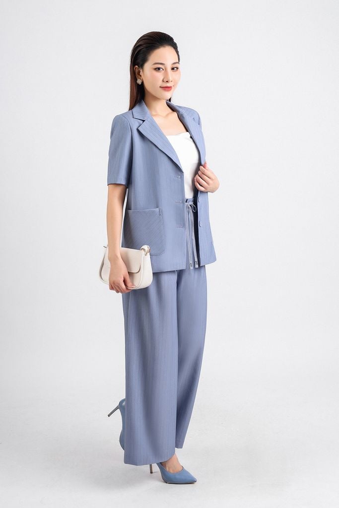 BAD33100 - Áo vest công sở ngắn tay vải thô dáng suông cổ hai ve thân áo phối khuy bọc có túi - PANTIO