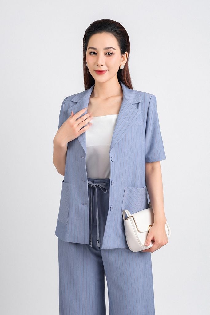 BAD33100 - Áo vest công sở ngắn tay vải thô dáng suông cổ hai ve thân áo phối khuy bọc có túi - PANTIO
