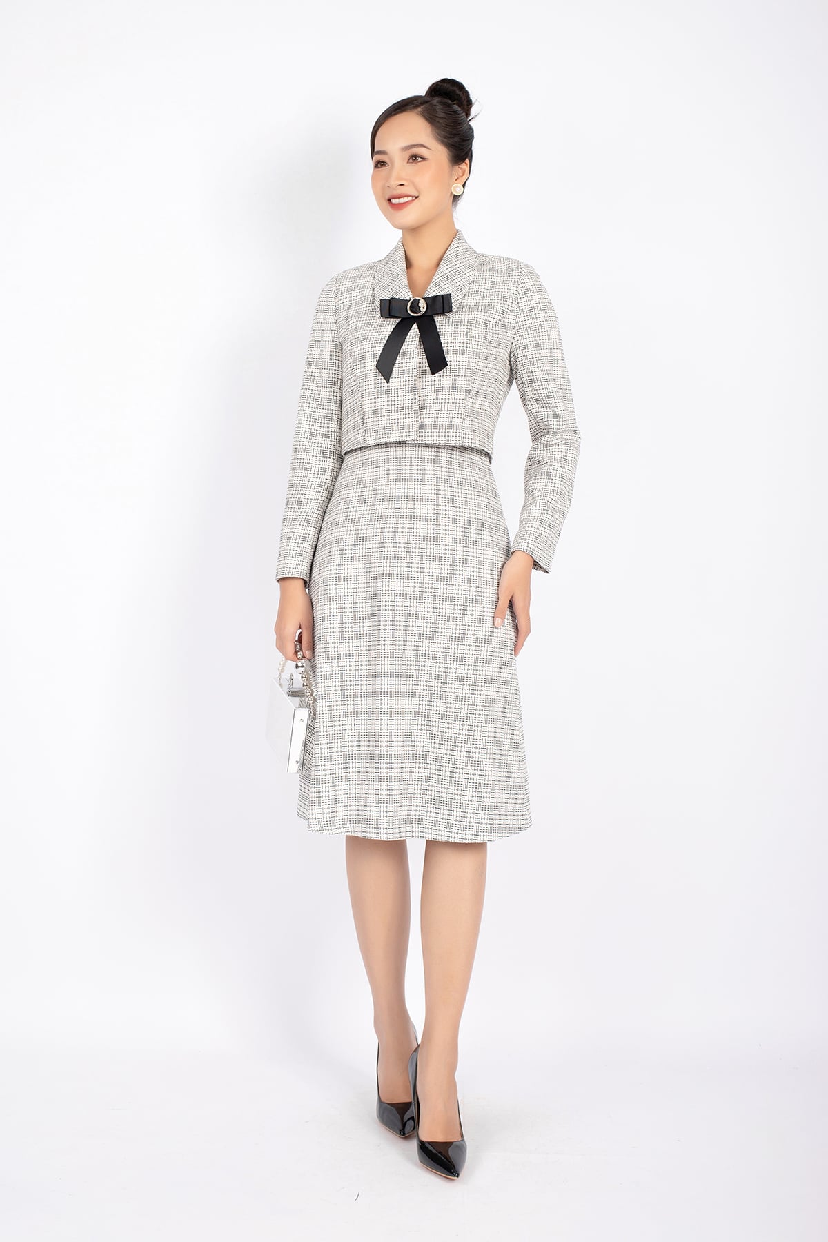 BAD72668 - Áo khoác công sở vải dạ dáng croptop kèm nơ cài áo tạo kiểu - PANTIO