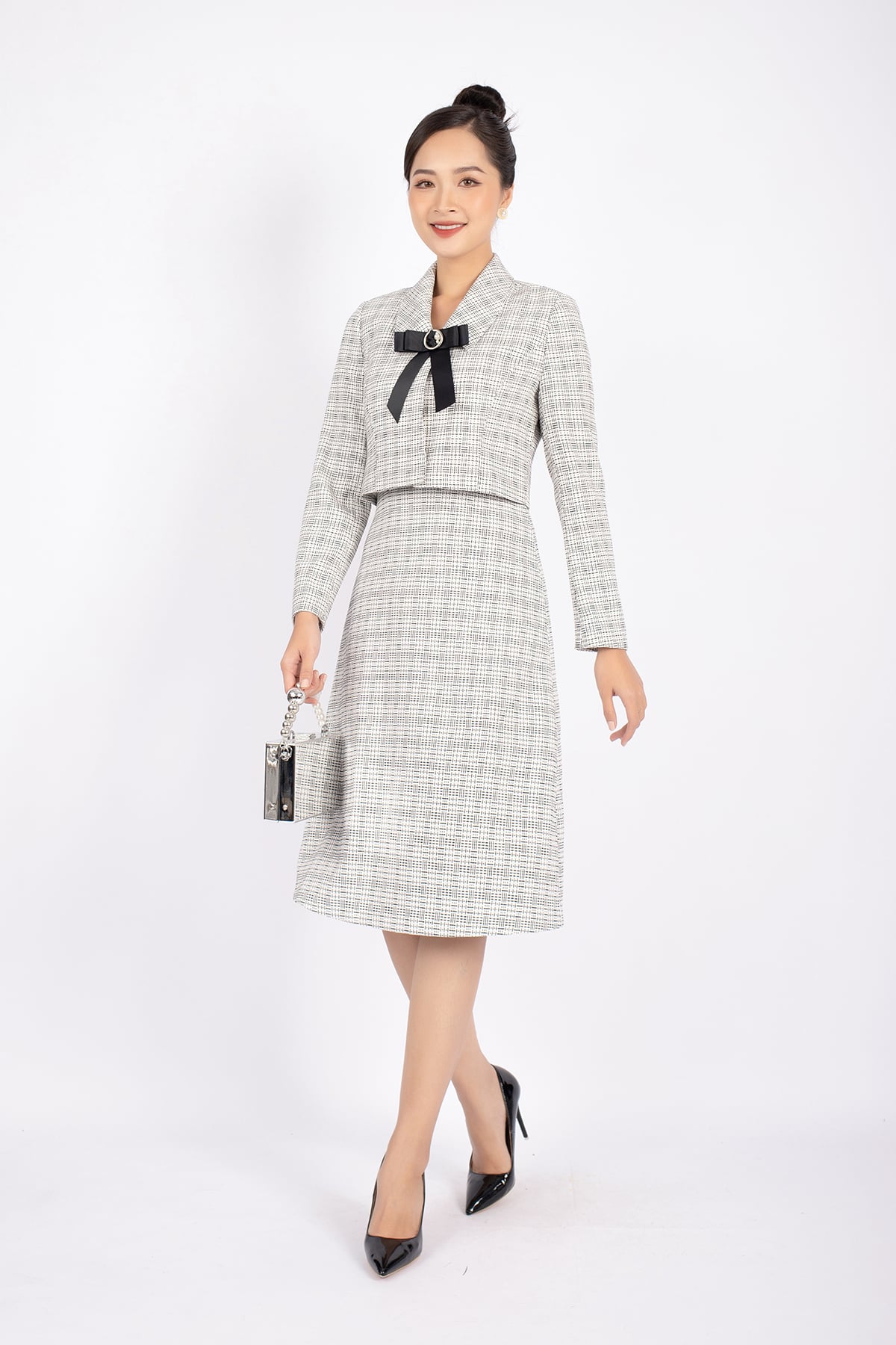 BAD72668 - Áo khoác công sở vải dạ dáng croptop kèm nơ cài áo tạo kiểu - PANTIO