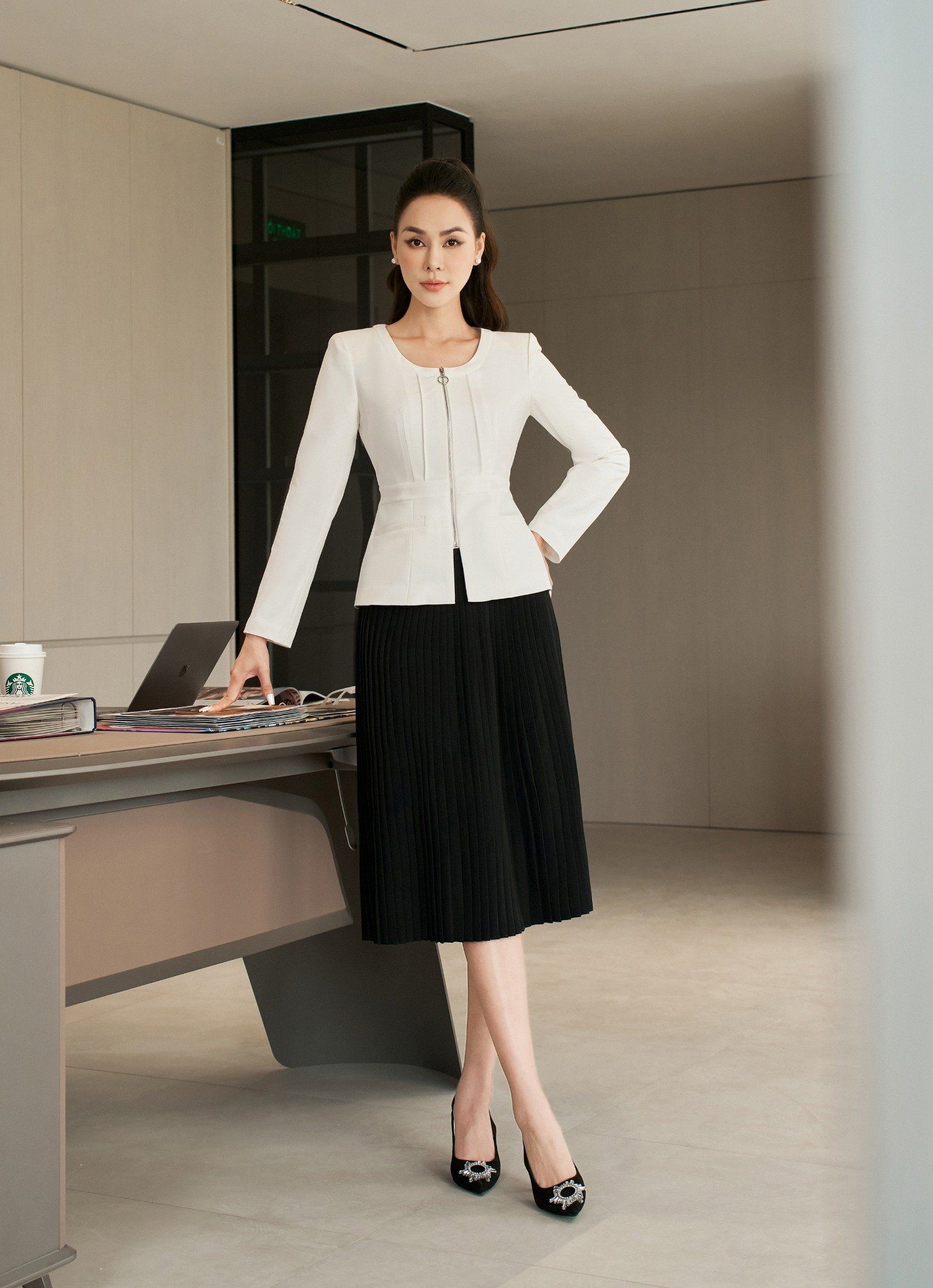 FJD51099 - Chân váy công sở vải tuytsi dáng Xoè dập ly có lót vải habutai cạp phối khuy tạo kiểu khóa thân sau - PANTIO