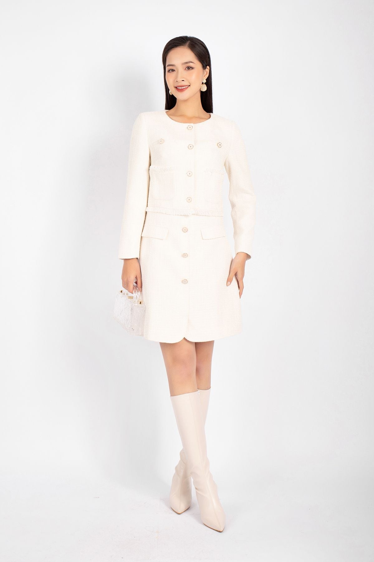 BAD92707 - Áo khoác vải dạ dáng suông cổ tròn cài khuy phối túi rút tua rua trang trí - PANTIO