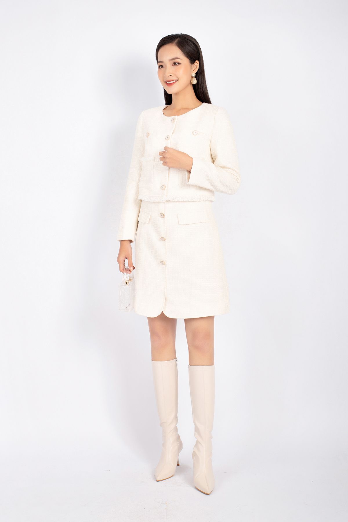 BAD92707 - Áo khoác vải dạ dáng suông cổ tròn cài khuy phối túi rút tua rua trang trí - PANTIO