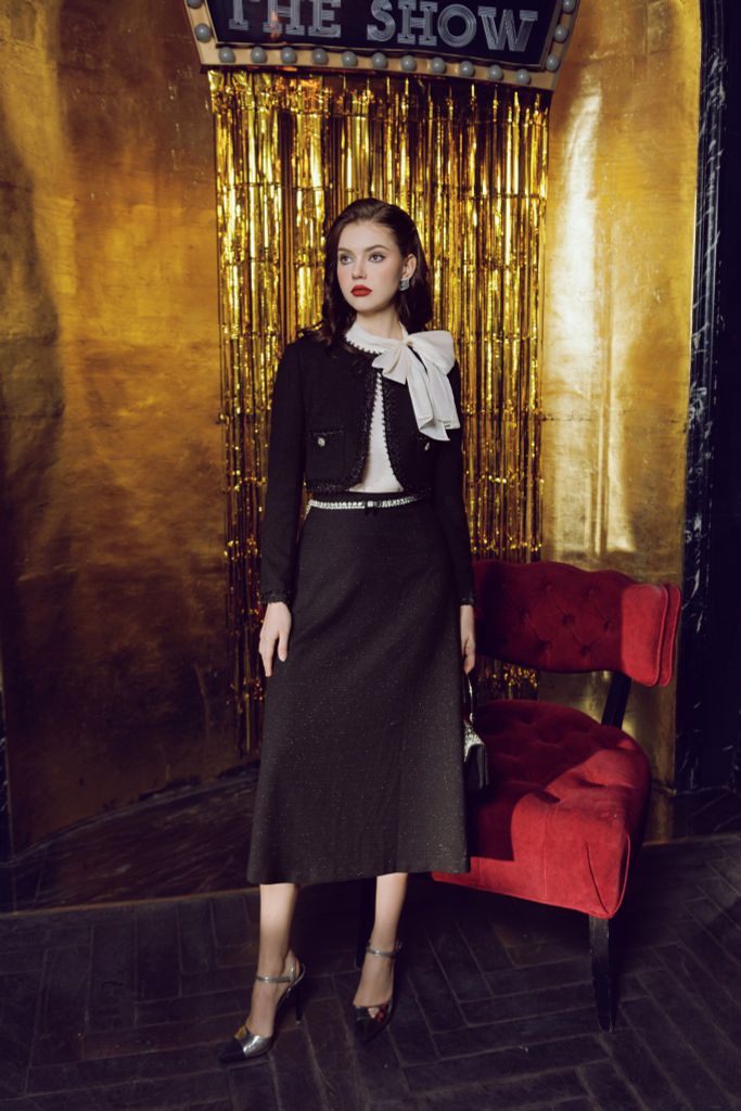 BAD92947 - Áo khoác công sở vải dạ dáng croptop có lót vải lụa gió cổ tròn phối dây ren có móc cài - PANTIO