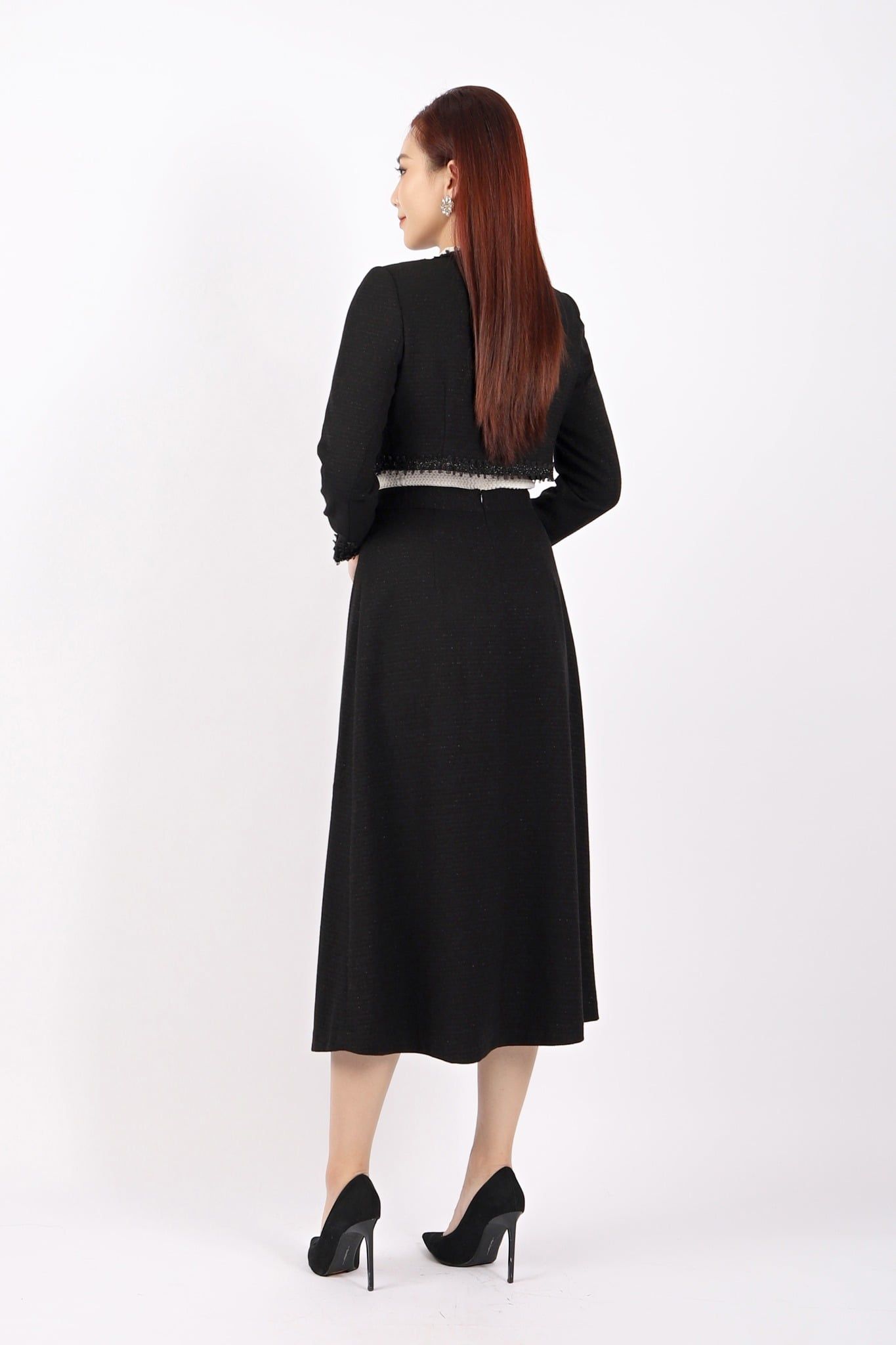 BAD92947 - Áo khoác công sở vải dạ dáng croptop có lót vải lụa gió cổ tròn phối dây ren có móc cài - PANTIO