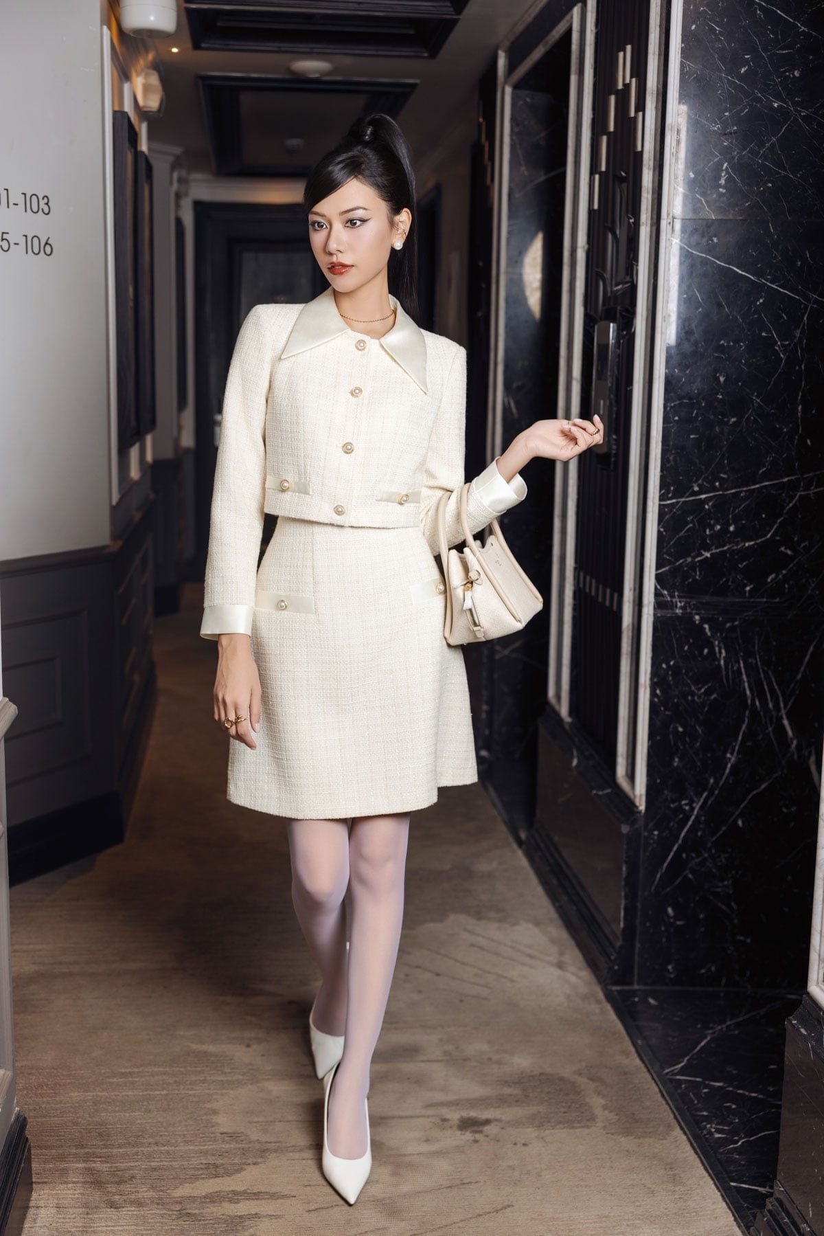 BAD93202 - tylekeo8888 vải dạ tweed cổ đức thân đính khuy đá trang trí - tỷ lệ kèo 8899