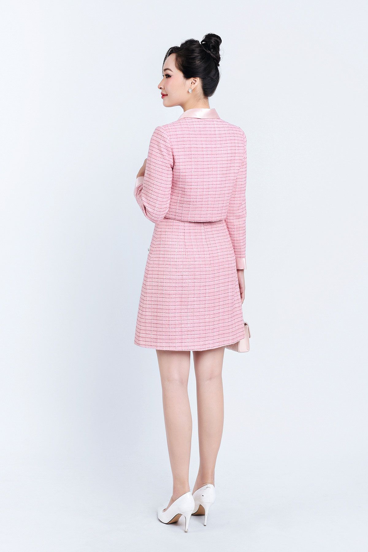 BAD93202 - tylekeo8888 vải dạ tweed cổ đức thân đính khuy đá trang trí - tỷ lệ kèo 8899