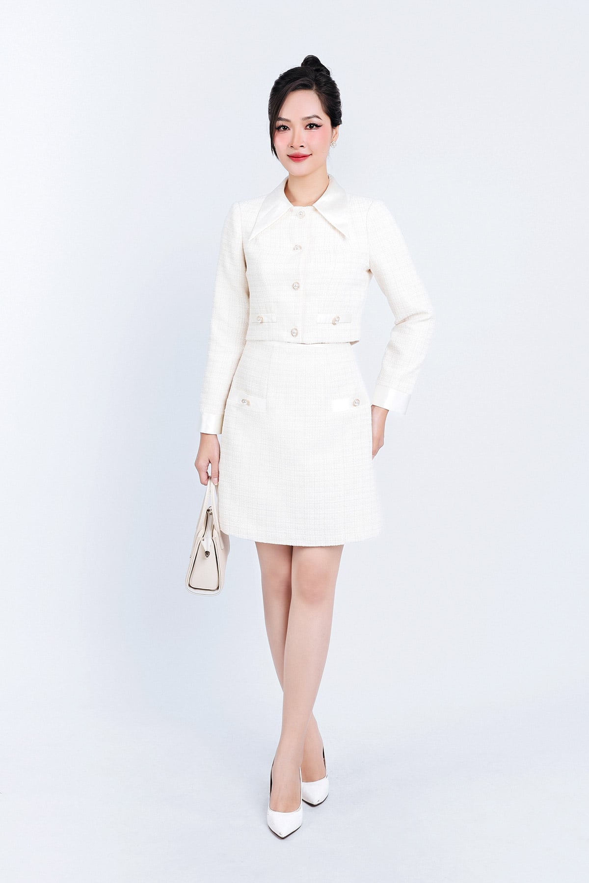 BJN93202 - Chân váy ngắn vải dạ Tweed kẻ dáng chữ A túi đính khuy đá trang trí khoá thân sau - PANTIO