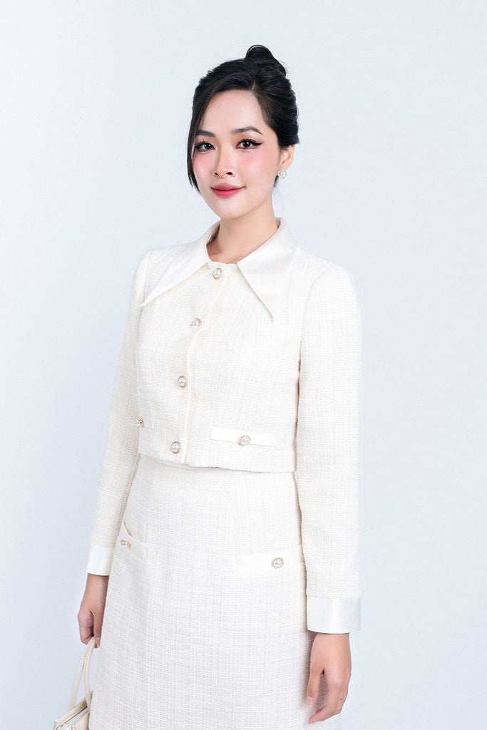 BJN93202 - Chân váy ngắn vải dạ Tweed kẻ dáng chữ A túi đính khuy đá trang trí khoá thân sau - PANTIO