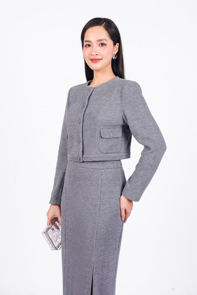 BAD93215 - Áo kiểu công sở vải nhung dáng lửng cổ tròn tay dài có túi thân áo phối khuy bọc - PANTIO